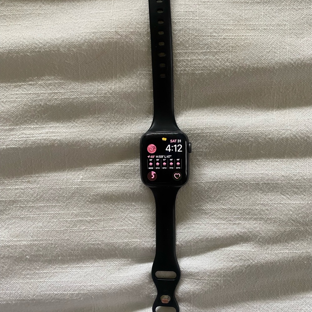 Apple Watch Series 6 (GPS + Cellular)